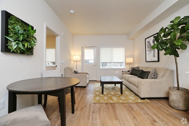 1BR, 1BA - 550SF - CEDAR POINTE Apartments