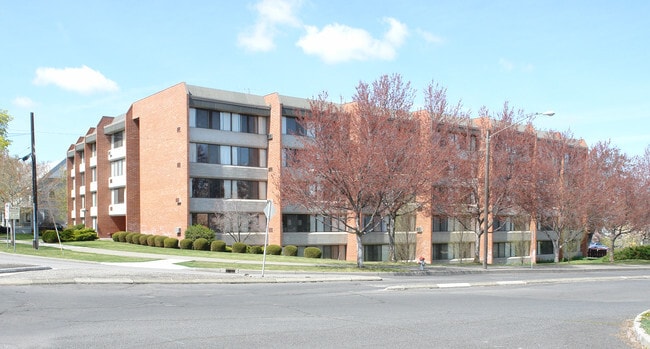 Building Photo - Coventry Court Rental