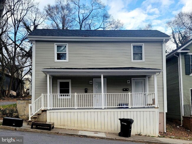 Photo - 112 E Pall Mall St Townhome