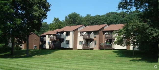 Primary Photo - Hampton Manor Apartments