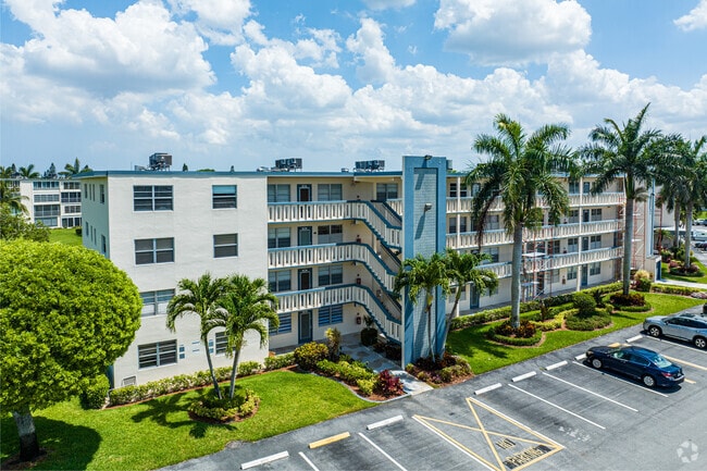 Building Photo - Century Village Boca Raton Rental