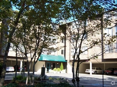 Primary Photo - Bellevue Manor Rental