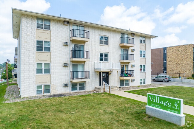 Exterior VOG - Village on Grand