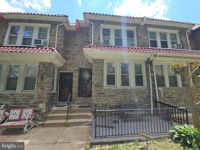 Photo - 5736 Woodcrest Ave Townhome