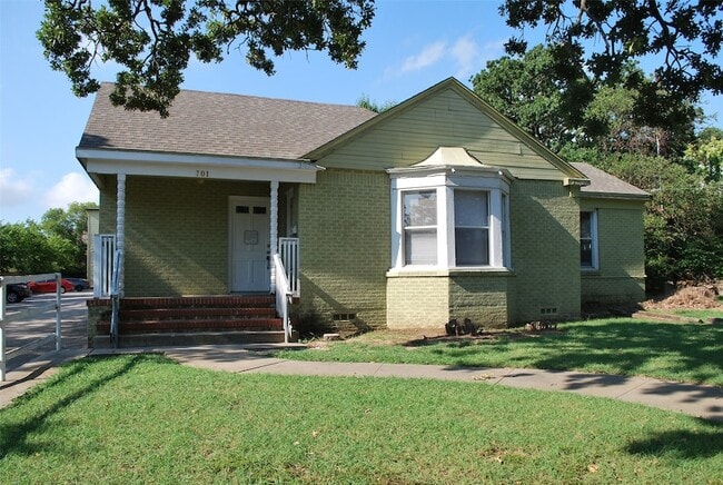 Photo - 701 W Sycamore St Rental