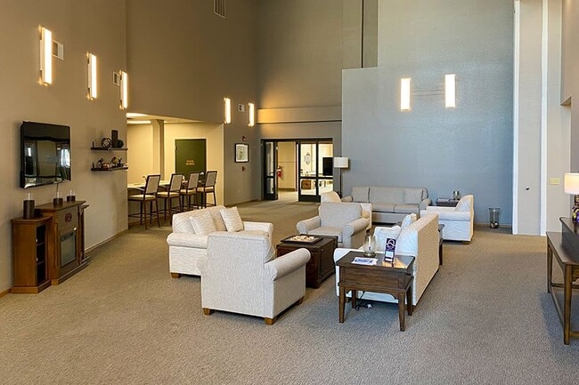 Building Photo - LINCOLN PARK APARTMENTS