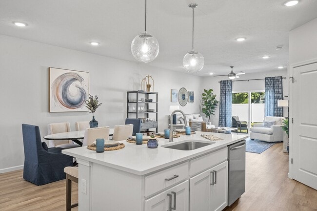 Building Photo - Village at Hinckley Oaks Rental