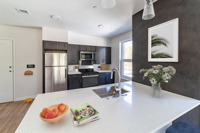 Walnut Knoll Apartments - Walnut Knoll Apartments