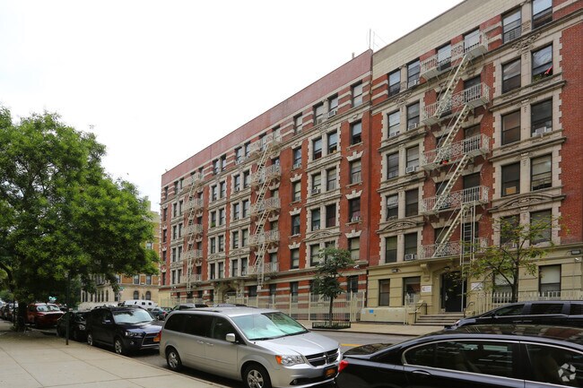 Building Photo - 10-16 Manhattan Ave Rental