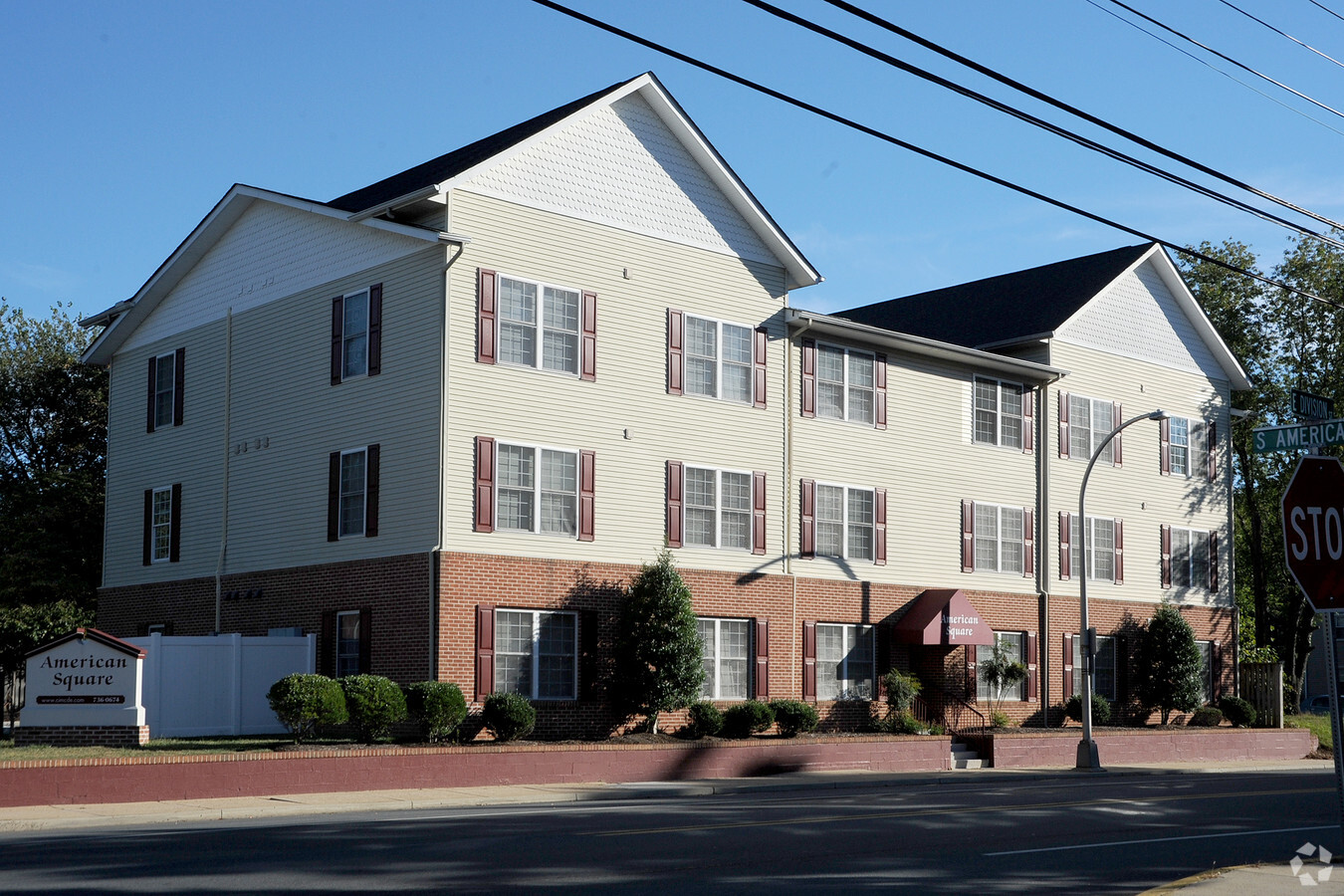 Photo - American Square Apartments