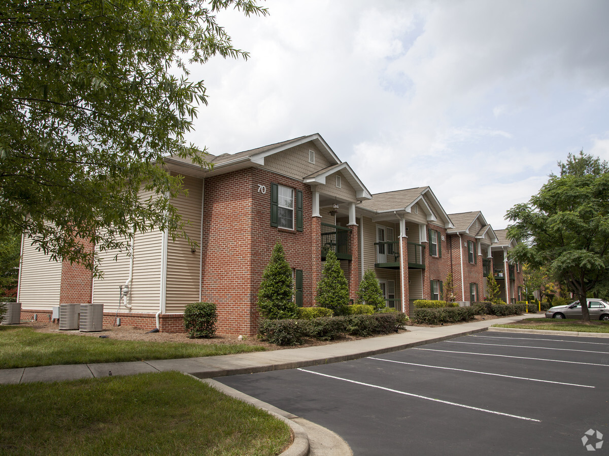 Hillside Commons - Hillside Commons Apartments