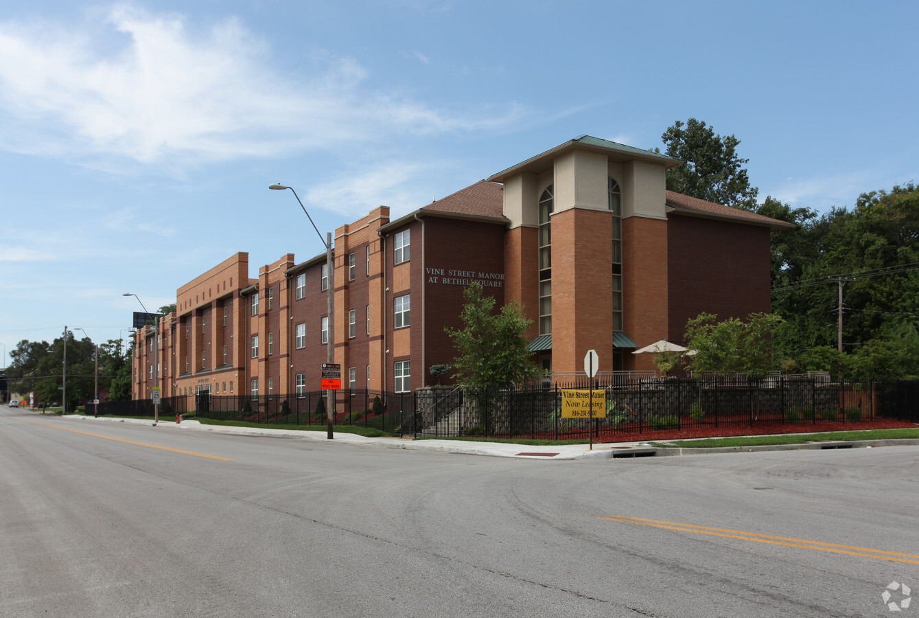 Photo - Vine Street Manor Apartments