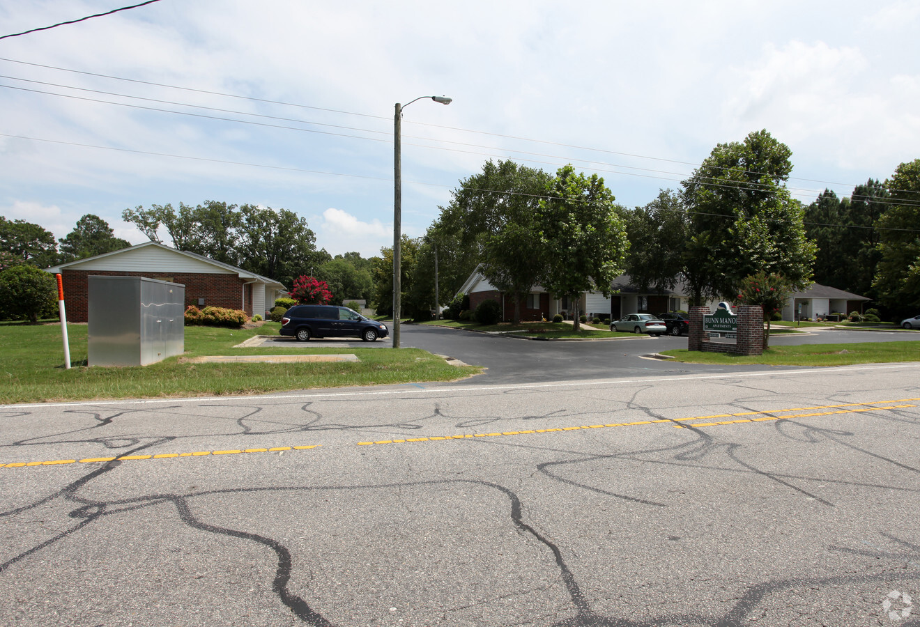 Photo - Bunn Manor Apartments