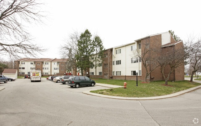 Building Photo - Somerset Apartments