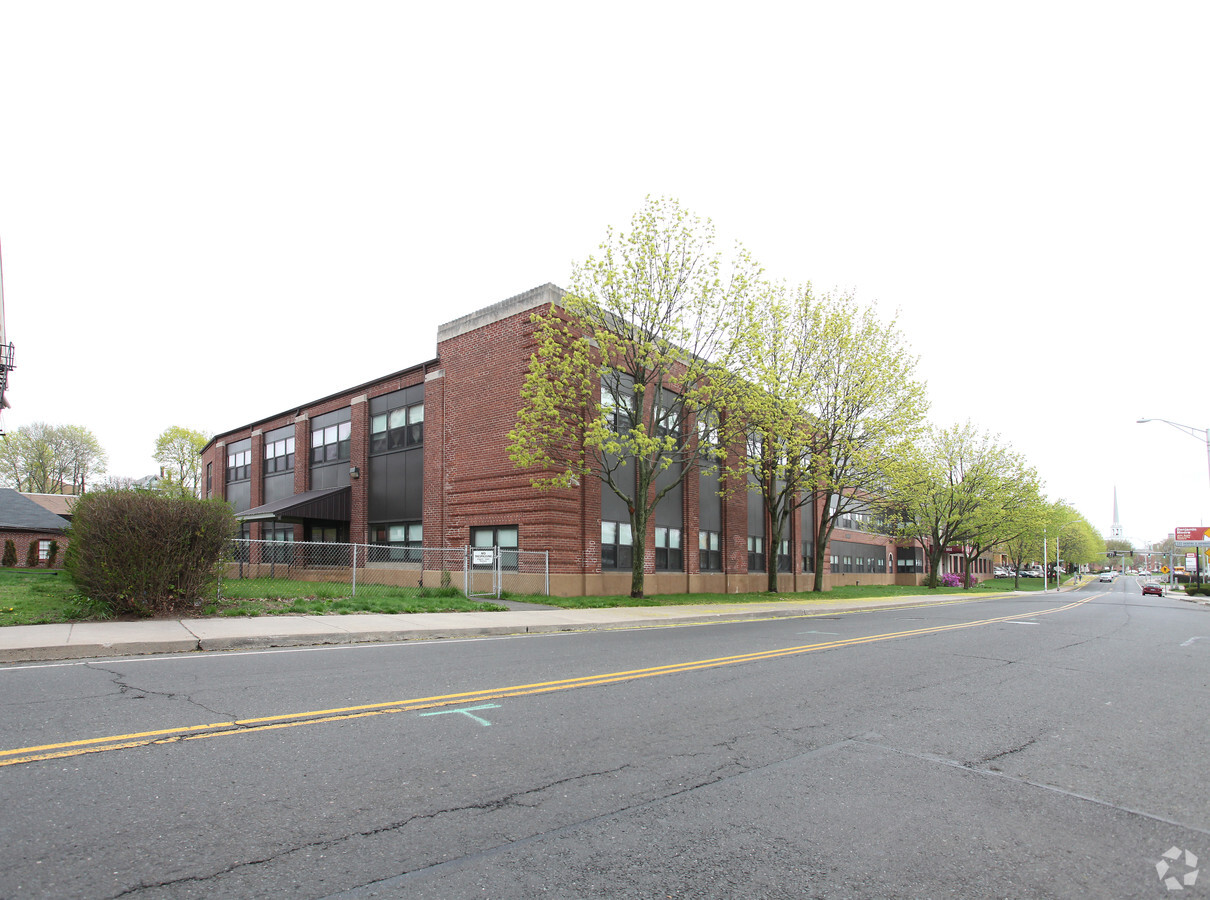 Photo - School II Apartments