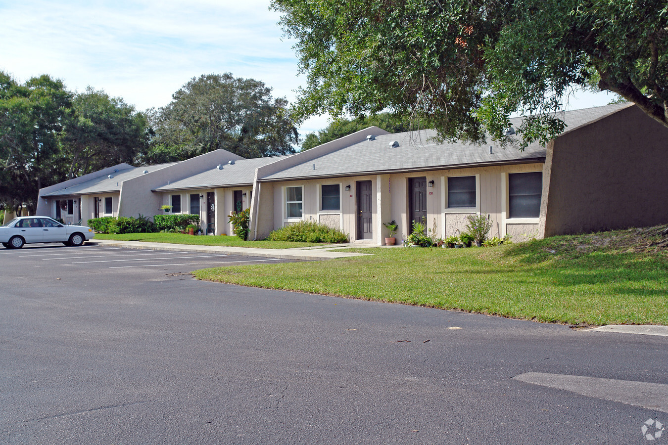 The Dunes Apartments - The Dunes Apartments