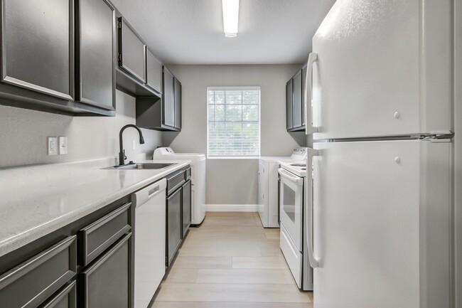 Dowlen Green Apartments - Dowlen Green Apartments