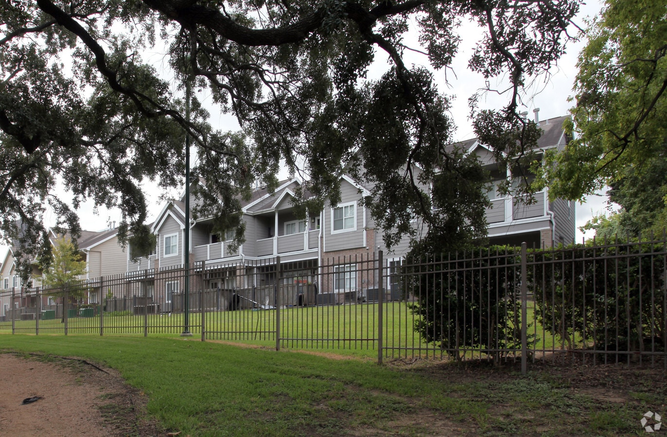 Historic Oaks of Allen Parkway Apartments Houston, Texas 0 unit