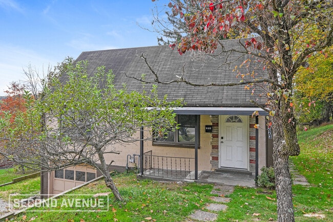 Building Photo - 223 Auburn St