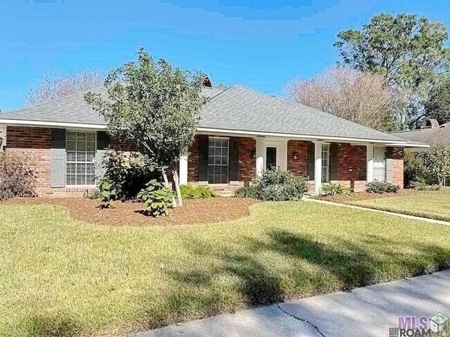 Building Photo - 10727 Danbury Dr Rental