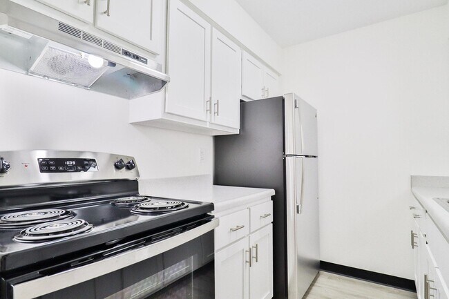Hillside Village Apartments - Waukesha, Wisconsin - 9 units