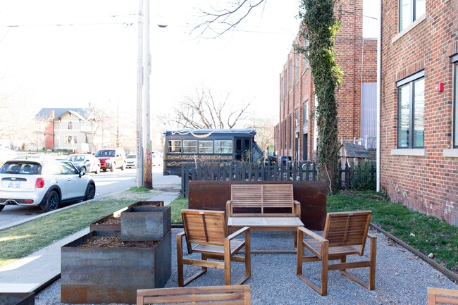 Photo - Chapman Apartments