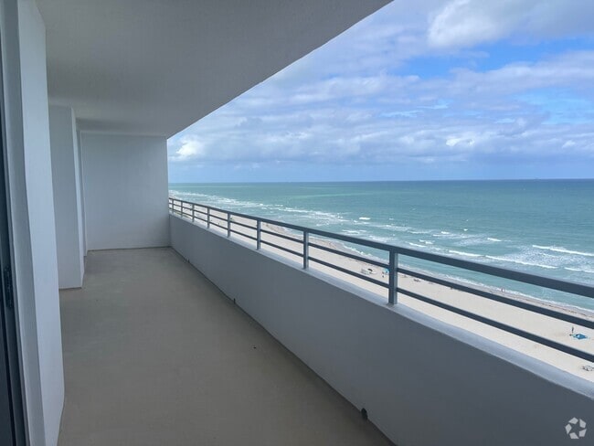Building Photo - 5555 Collins Ave Rental