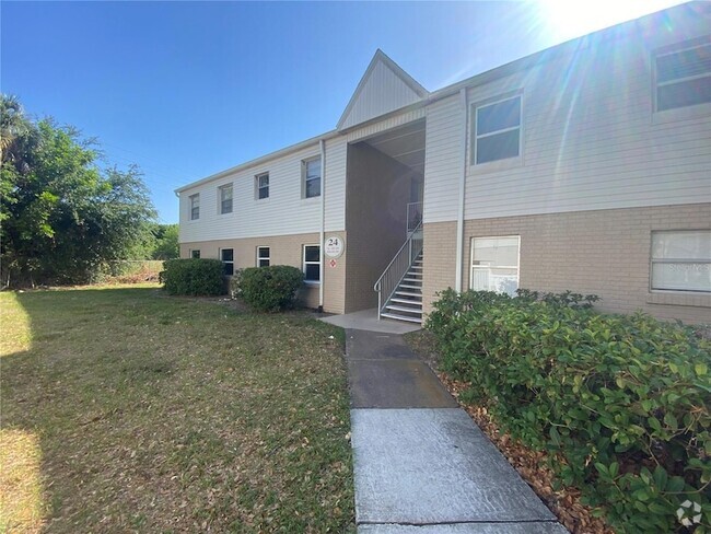 Building Photo - 7210 N Manhattan Ave Rental