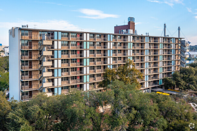 November 2022 - Victoria Plaza Rental