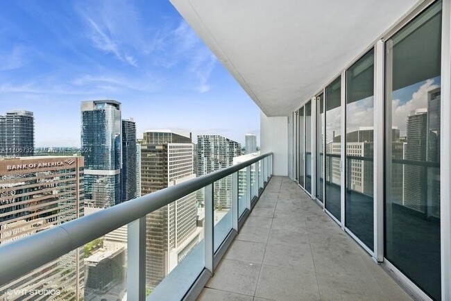 Photo - 495 Brickell Ave Unit 4605 Condo