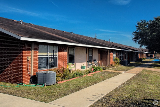 Building Photo - Woodlands I Apartments