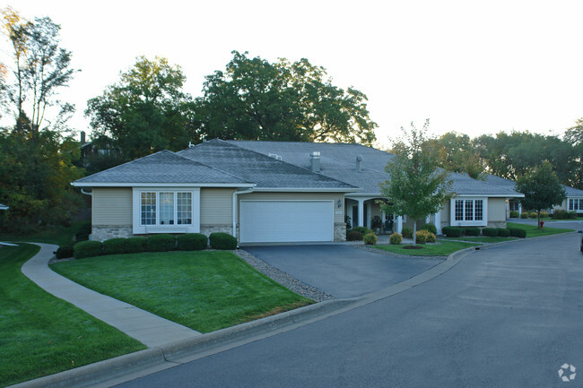 Building Photo - Emerald Crest of Minnetonka Rental