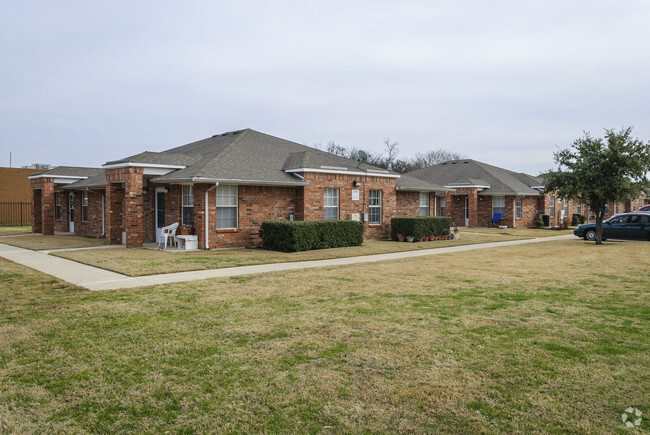 Photo - Garland Estates Apartments