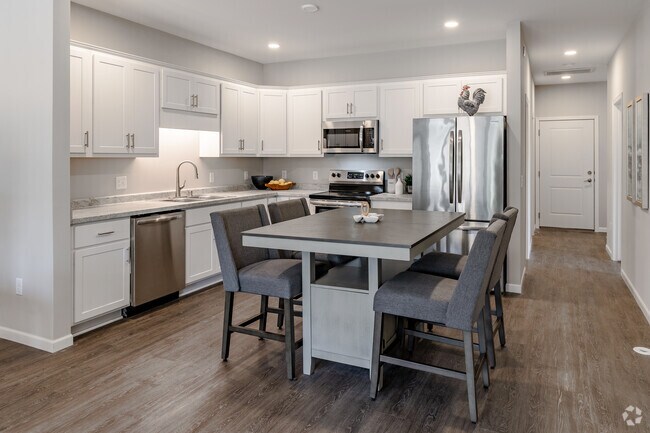 2BR, 2BA - 1,136SF - Kitchen - Country Club Villas Apartments