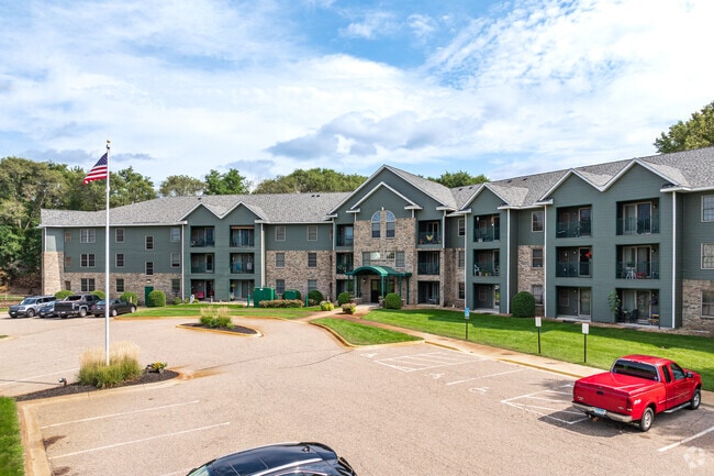 Building Photo - Majestic Greens Rental