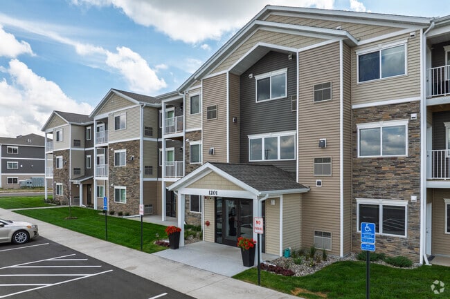 Hickory Grove - Hickory Grove Rental