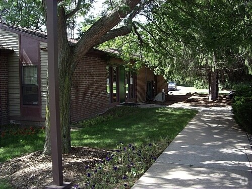 Primary Photo - Friendship Village Apartments