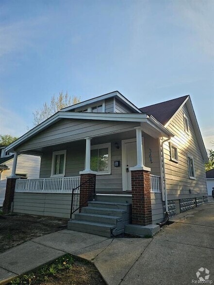 Building Photo - 362 S Marshall St Rental