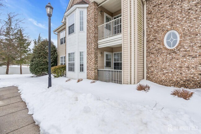 Building Photo - 12 High Pointe Way