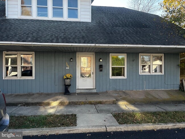 Photo - 366 W Mt Vernon St Rental