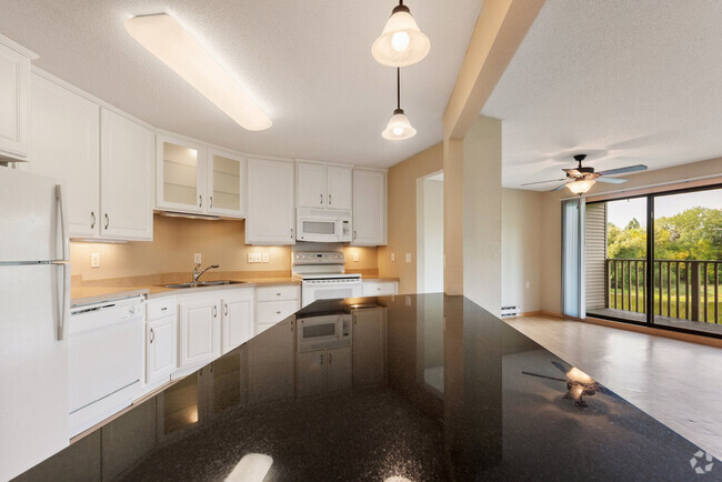 Building Photo - Lakewood Hills Apartments