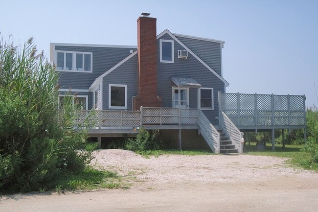 Building Photo - 121 Neck Rd Rental
