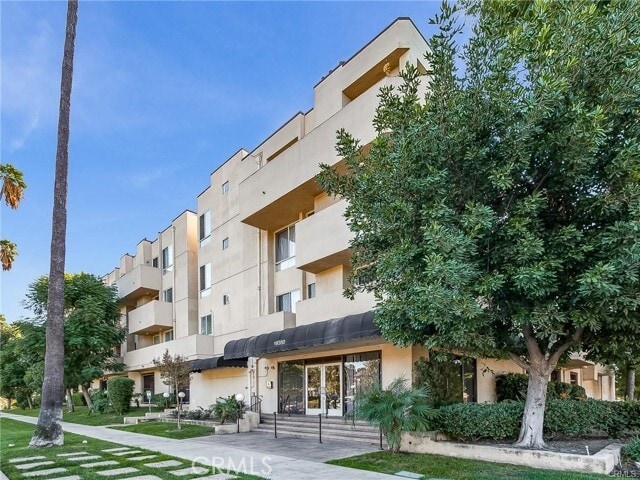 Building Photo - 17900 W Sherman Way