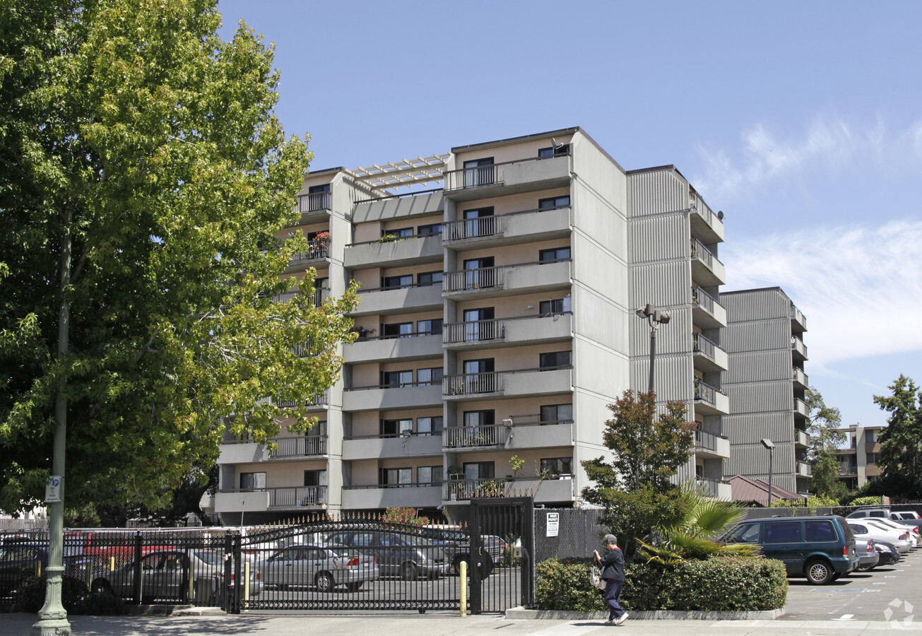 Photo - Southlake Tower Apartments