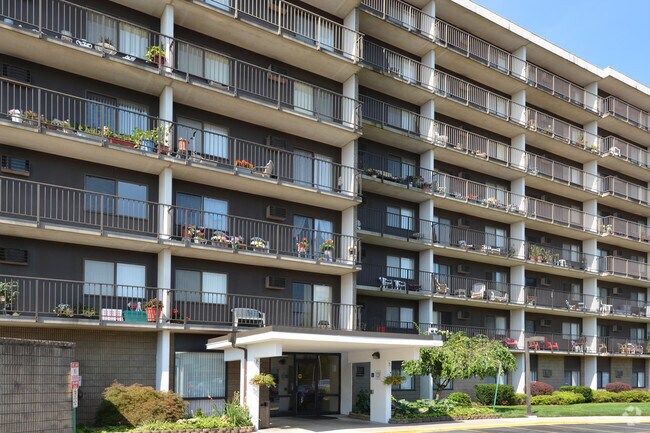 Building Photo - Buckeye Towers - Income-Based Senior 62+ Rental