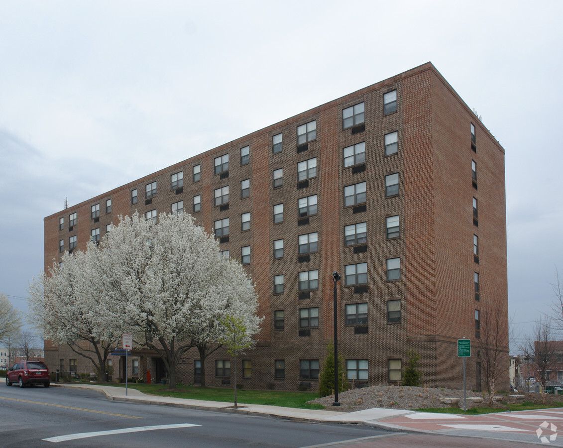 Laurel Towers - Laurel Towers Apartments