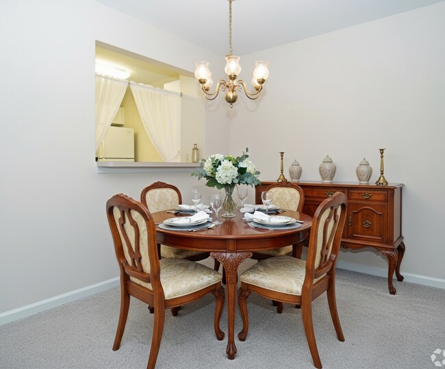 Pet Friendly Senior Living in Roxbury, New Jersey | After55