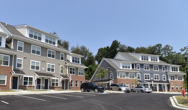 Building Photo - Rooney Ridge