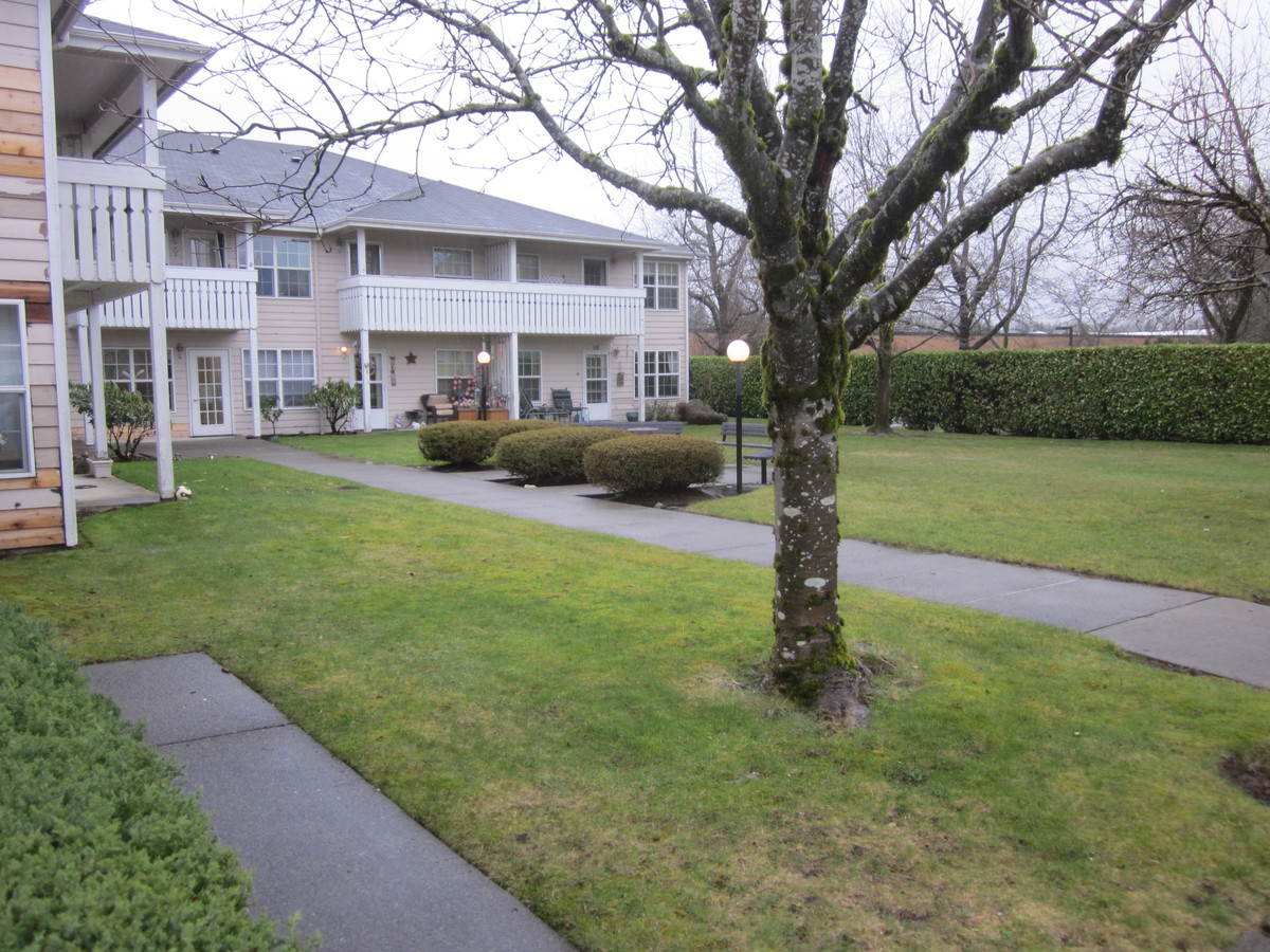 Cascade Park Apartments - Cascade Park Apartments