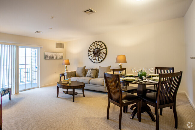 Interior Photo - Summit at Glenwyck Rental